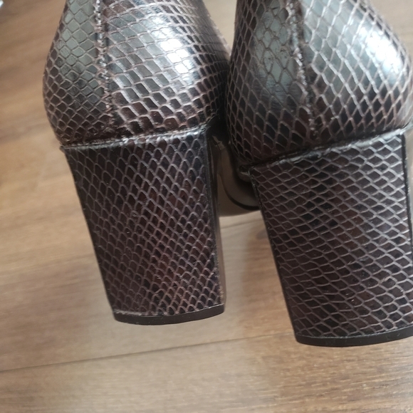 Vintage BcbgMaxazria Snake Leather Shoes - Picture 4 of 12